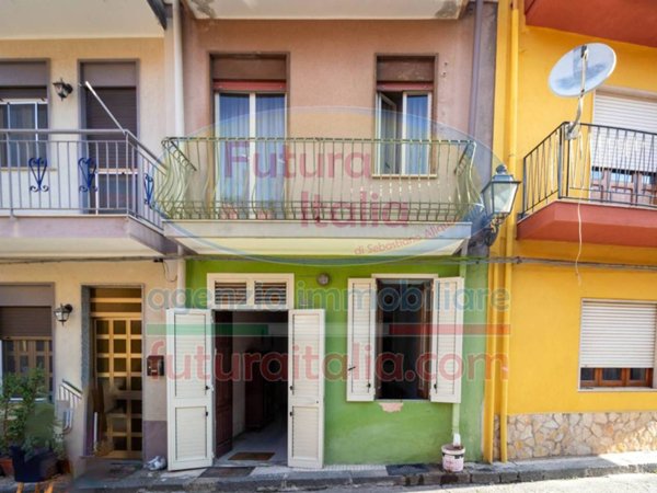 casa indipendente in vendita a Barcellona Pozzo di Gotto