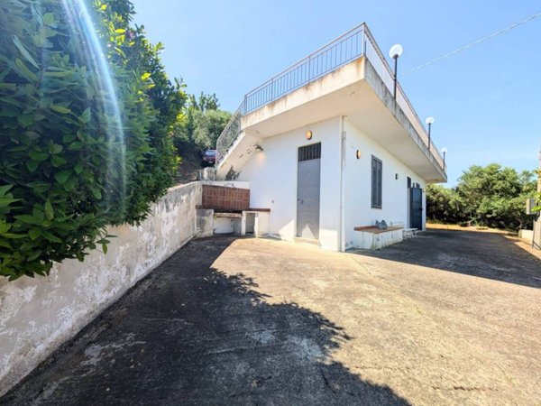 casa indipendente in vendita a Barcellona Pozzo di Gotto