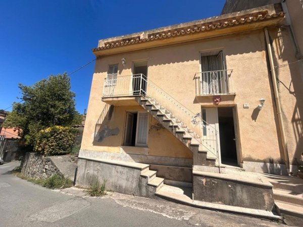 casa indipendente in vendita a Barcellona Pozzo di Gotto in zona La Gala