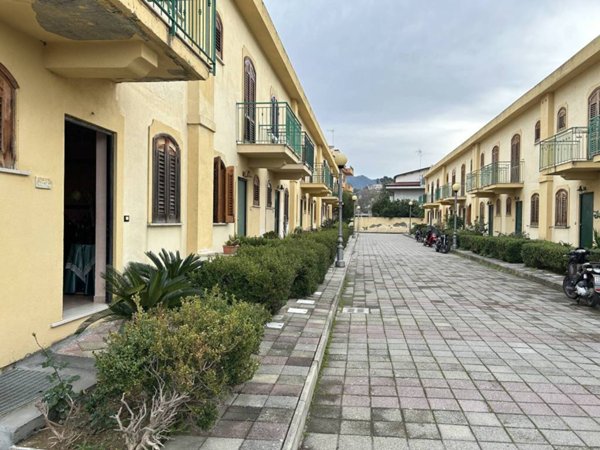 casa indipendente in vendita a Barcellona Pozzo di Gotto in zona Sant'Antonio