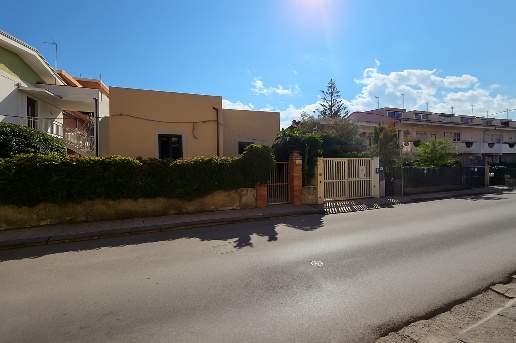 casa indipendente a Barcellona Pozzo di Gotto in zona Calderà/Spine Sante