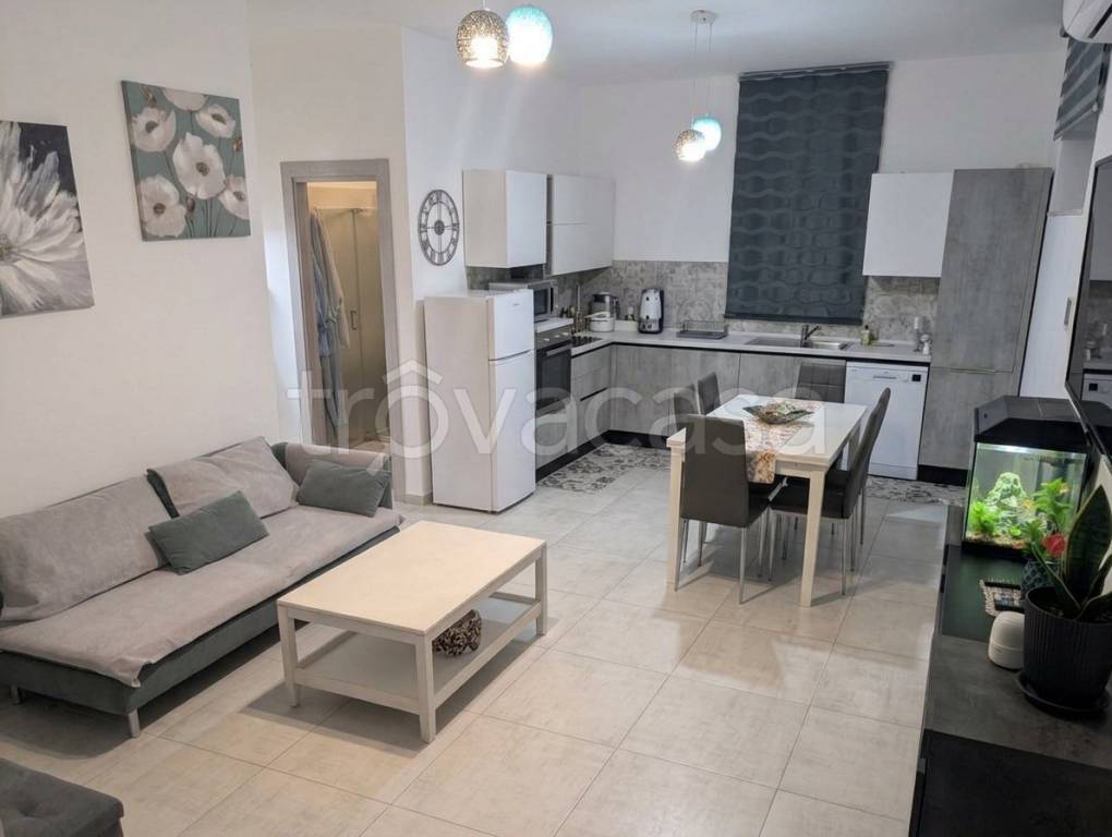 casa indipendente in vendita a Barcellona Pozzo di Gotto in zona Centro Città