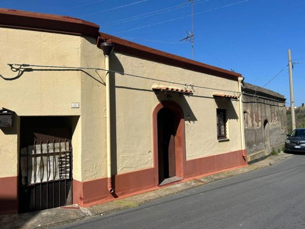 casa indipendente in vendita a Barcellona Pozzo di Gotto in zona La Gala