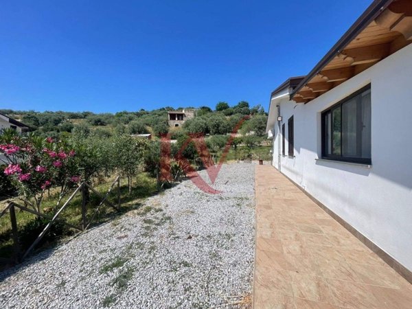 casa indipendente in vendita a Barcellona Pozzo di Gotto in zona Femminamorta