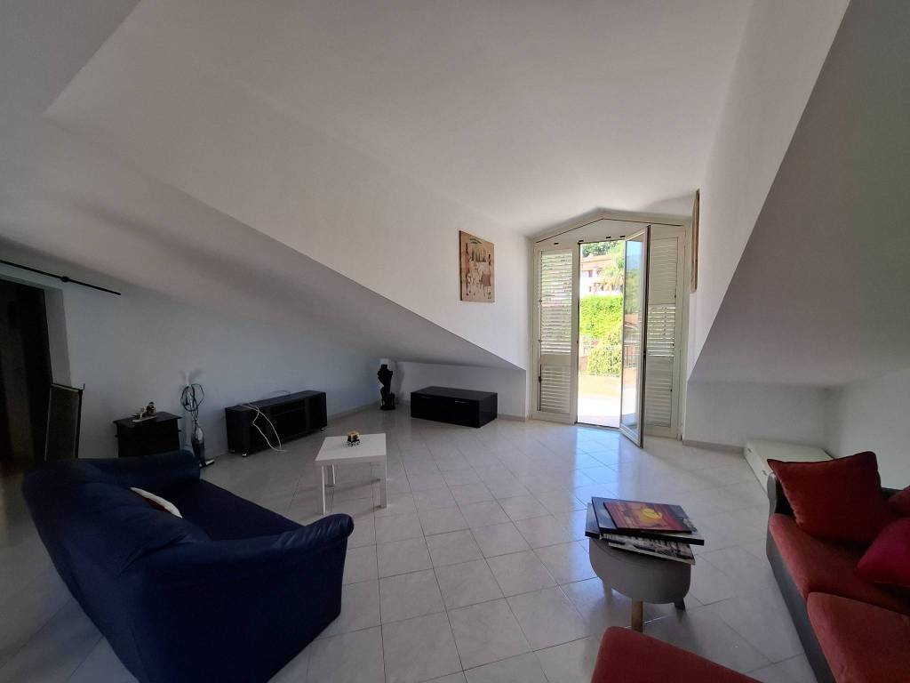 appartamento in vendita a Barcellona Pozzo di Gotto in zona Acquacalda