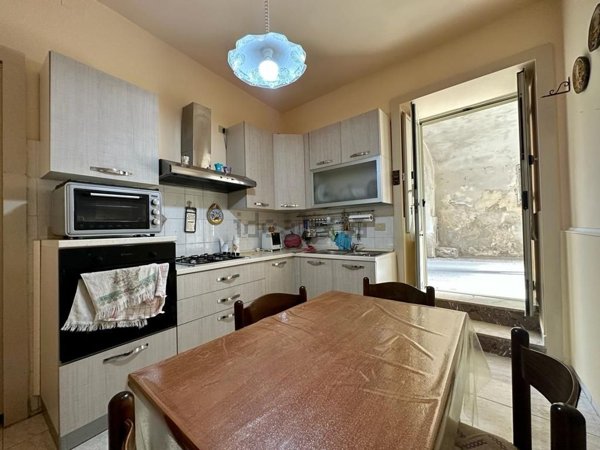 casa indipendente in vendita a Barcellona Pozzo di Gotto in zona Centro Città