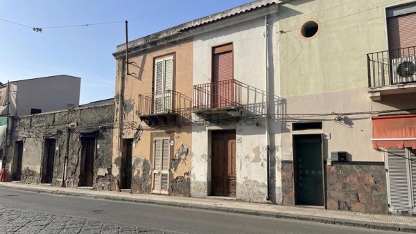 casa indipendente in vendita a Barcellona Pozzo di Gotto in zona Centro Città