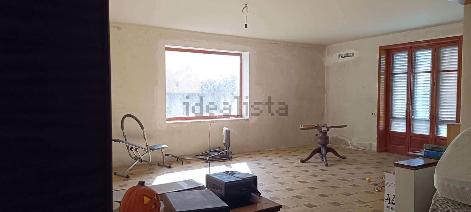 casa indipendente in vendita a Barcellona Pozzo di Gotto in zona Centro Città