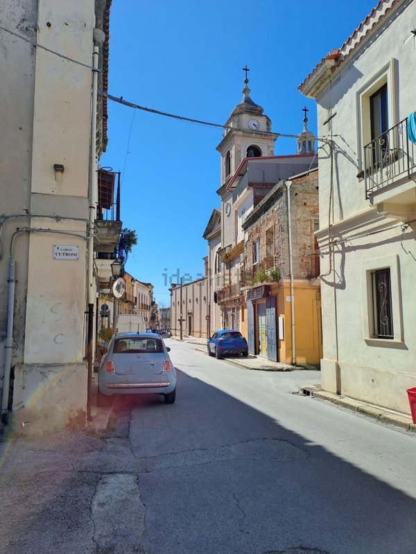 appartamento in vendita a Barcellona Pozzo di Gotto in zona Centro Città
