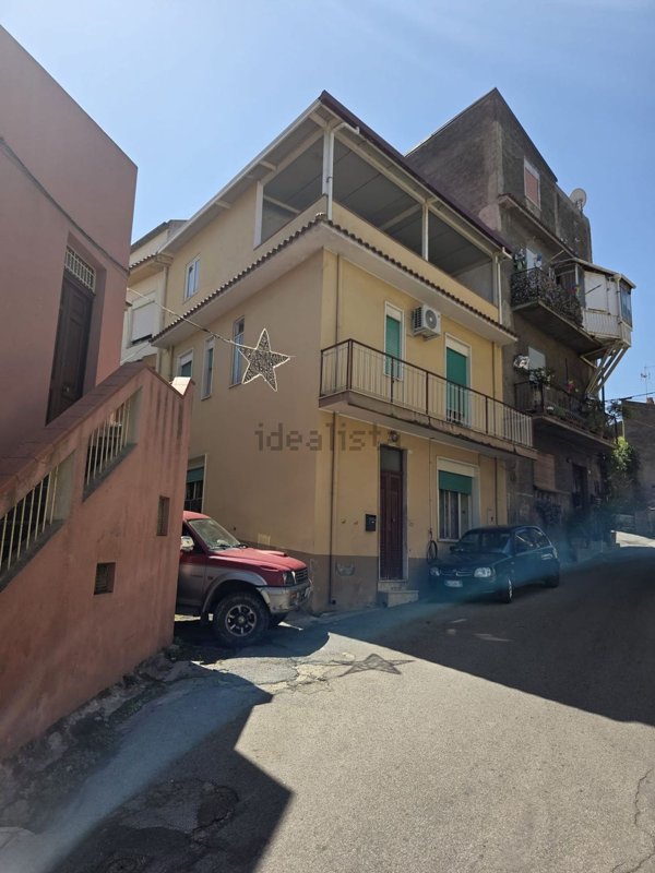 casa indipendente in vendita a Barcellona Pozzo di Gotto in zona La Gala