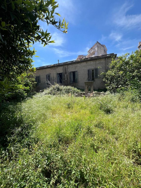 casa indipendente in vendita a Barcellona Pozzo di Gotto in zona Centro Città