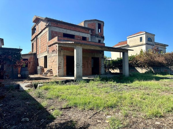 casa indipendente in vendita a Barcellona Pozzo di Gotto in zona Sant'Antonio