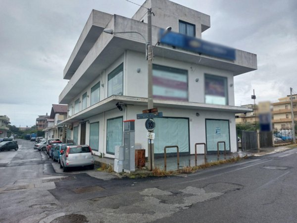 negozio in vendita a Barcellona Pozzo di Gotto in zona Centro Città