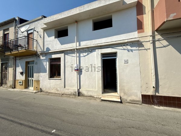 casa indipendente a Barcellona Pozzo di Gotto in zona Calderà/Spine Sante