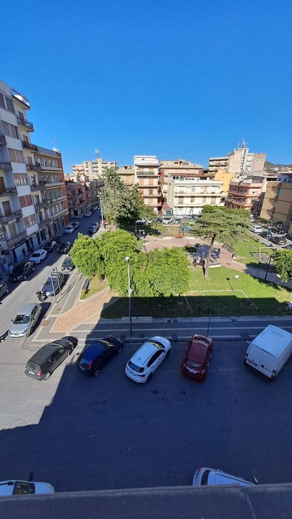 appartamento in vendita a Barcellona Pozzo di Gotto in zona Centro Città