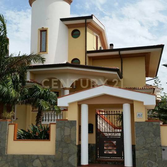 casa indipendente in vendita a Barcellona Pozzo di Gotto in zona Centro Città