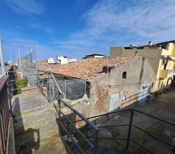 casa indipendente in vendita a Barcellona Pozzo di Gotto in zona Centro Città