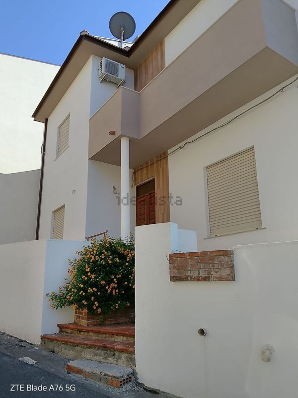 casa indipendente in vendita a Barcellona Pozzo di Gotto