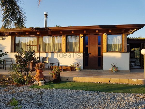 casa indipendente in vendita a Barcellona Pozzo di Gotto