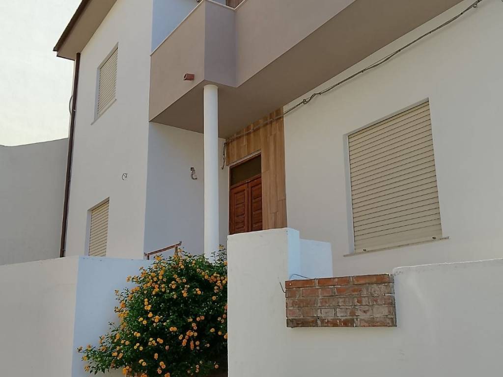 casa indipendente in vendita a Barcellona Pozzo di Gotto