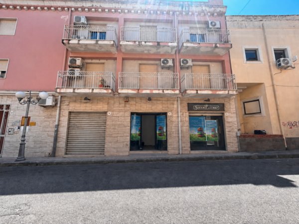 negozio in vendita a Barcellona Pozzo di Gotto in zona Centro Città