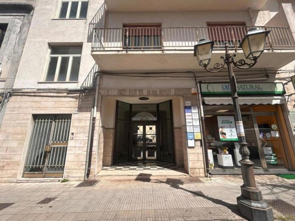 ufficio in vendita a Barcellona Pozzo di Gotto in zona Centro Città