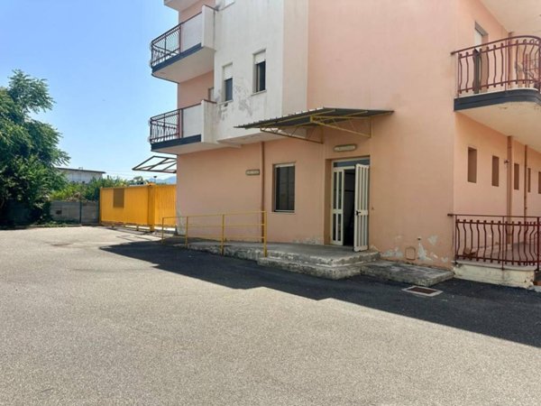 negozio in vendita a Barcellona Pozzo di Gotto