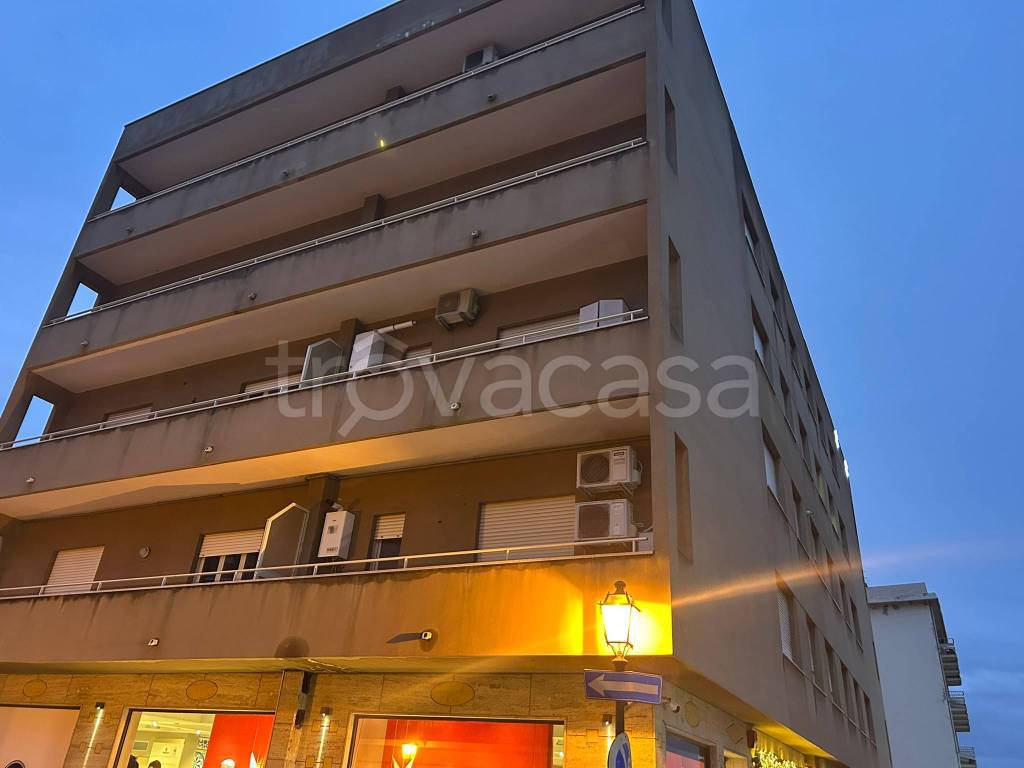 appartamento in vendita a Barcellona Pozzo di Gotto in zona Centro Città