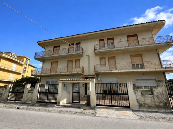 appartamento in vendita a Barcellona Pozzo di Gotto