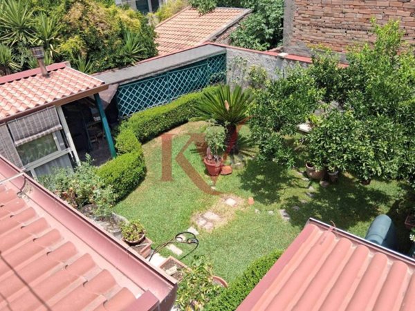 casa indipendente in vendita a Barcellona Pozzo di Gotto in zona Centro Città