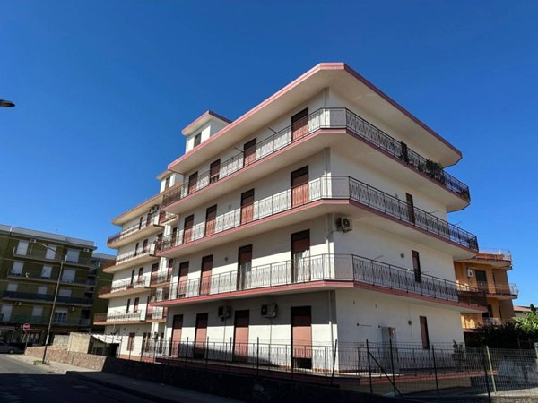 appartamento in vendita a Barcellona Pozzo di Gotto in zona Centro Città