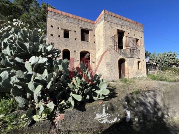 casa indipendente in vendita a Barcellona Pozzo di Gotto