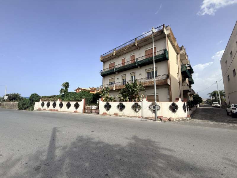 appartamento in vendita a Barcellona Pozzo di Gotto in zona Acquacalda