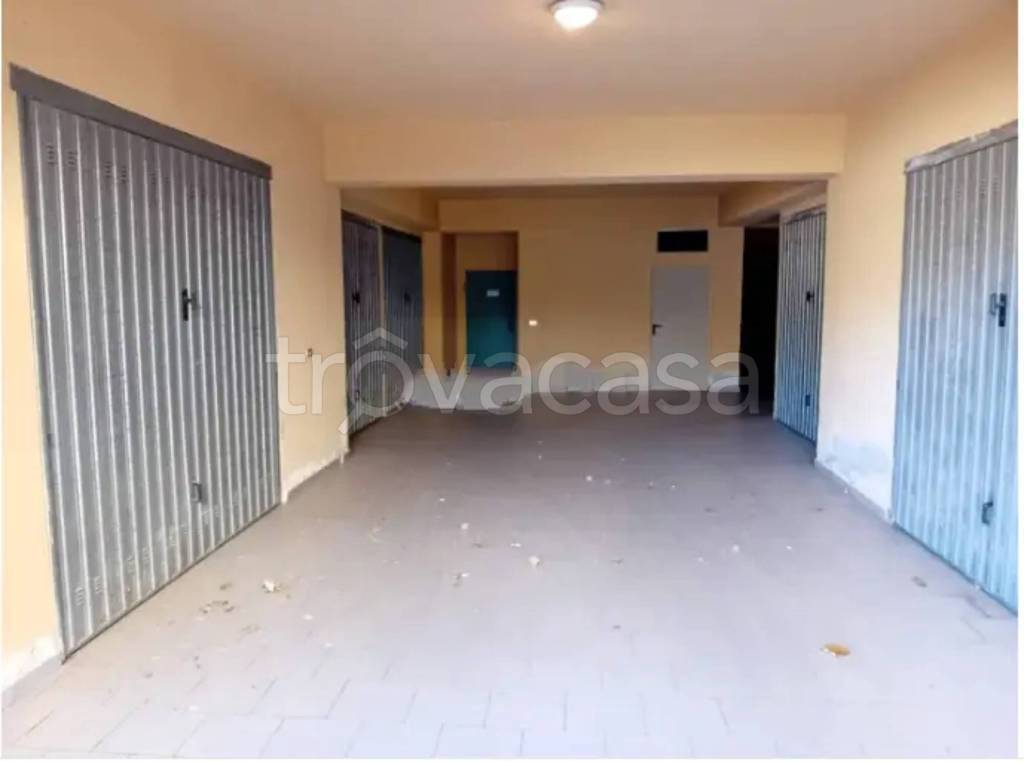 box auto in vendita a Barcellona Pozzo di Gotto in zona Centro Città
