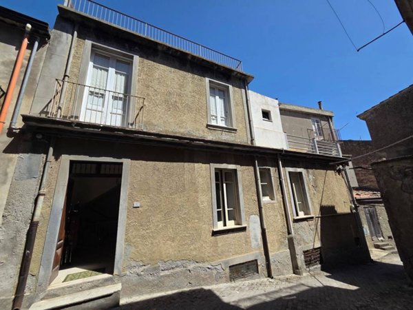 casa indipendente in vendita a Basicò