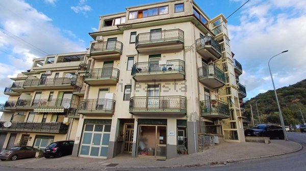 locale commerciale in vendita a Brolo