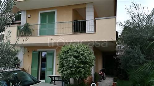 casa indipendente in vendita a Brolo