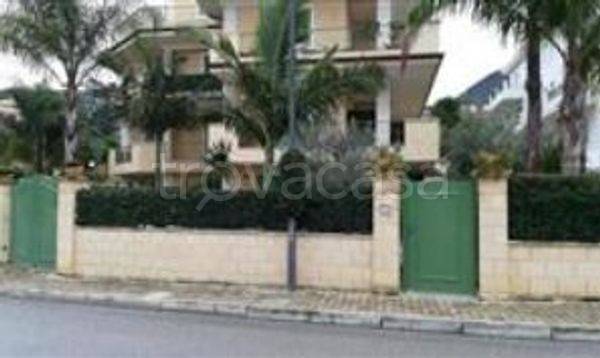 casa indipendente in vendita a Brolo