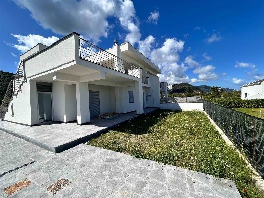 casa indipendente in vendita a Brolo