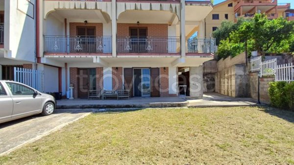 casa indipendente in vendita a Brolo