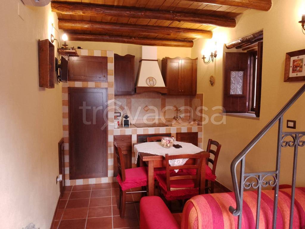 casa indipendente in vendita a Brolo