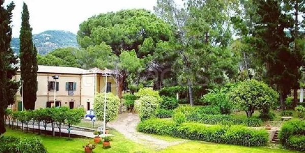 casa indipendente in vendita a Capo d'Orlando