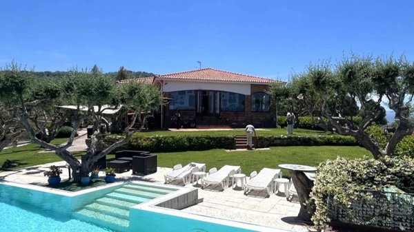 casa indipendente in vendita a Capo d'Orlando