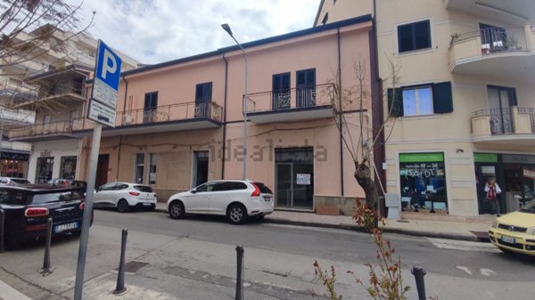 negozio in vendita a Capo d'Orlando