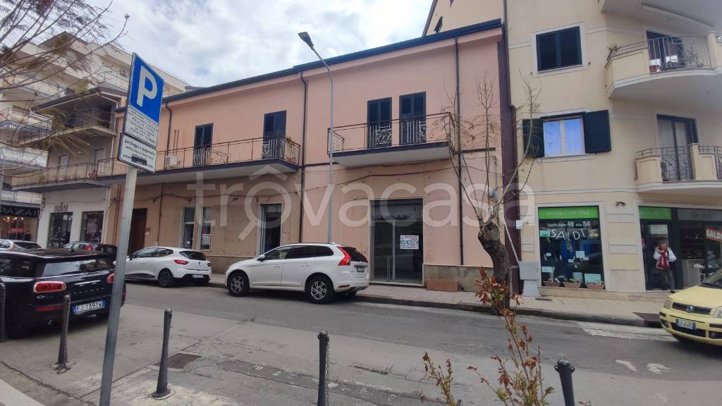 negozio in vendita a Capo d'Orlando