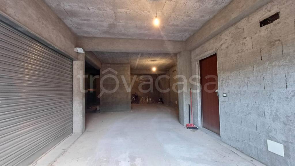 locale di sgombero in vendita a Capo d'Orlando