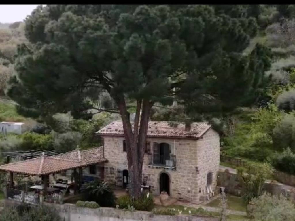 casa indipendente in vendita a Capo d'Orlando