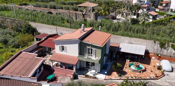 casa indipendente in vendita a Capo d'Orlando