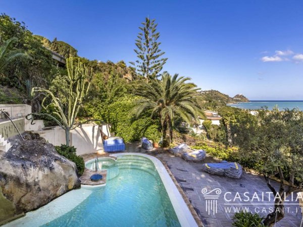 casa indipendente in vendita a Capo d'Orlando