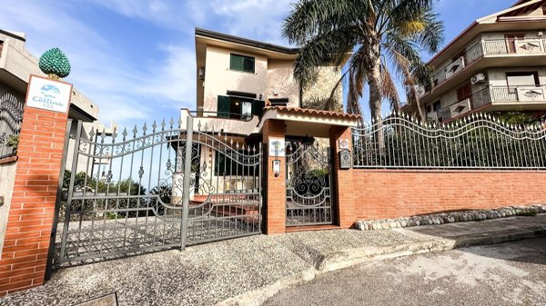 casa indipendente in vendita a Capo d'Orlando